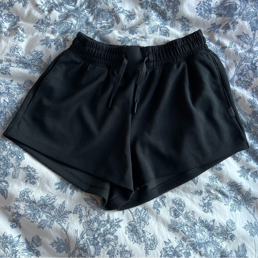 Gilly hicks active cooldown shorts size S